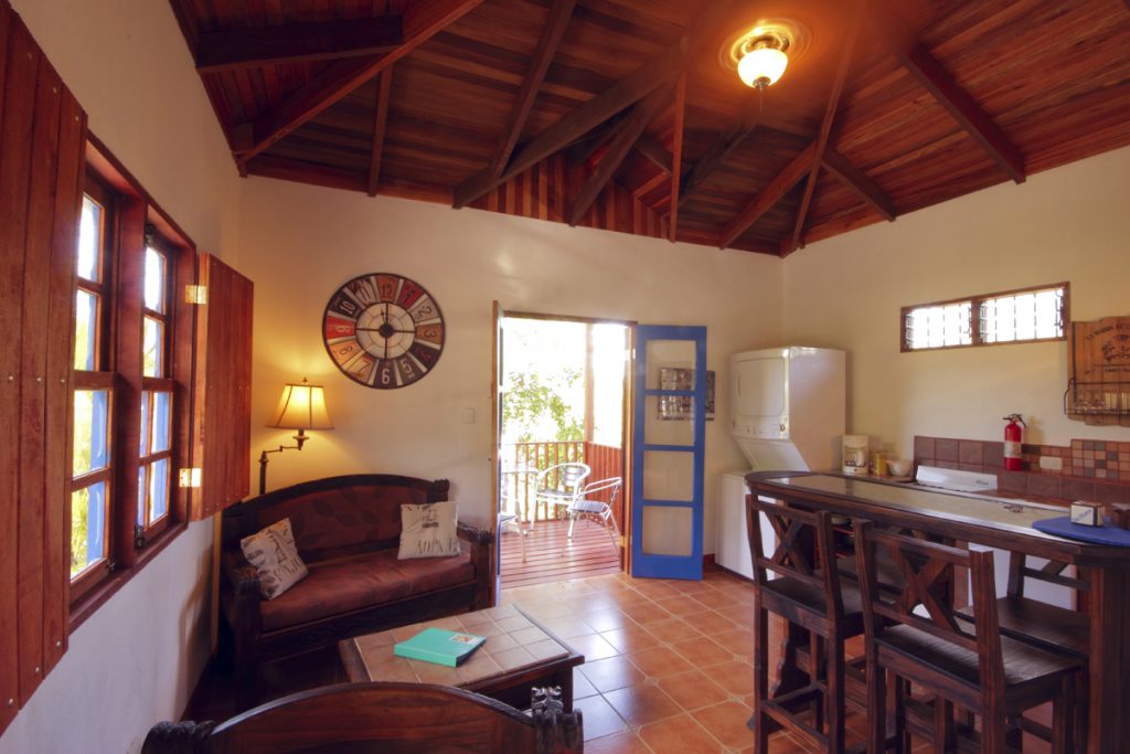 Orosi Lodge 2 Casita Colonial Wohnzimmer