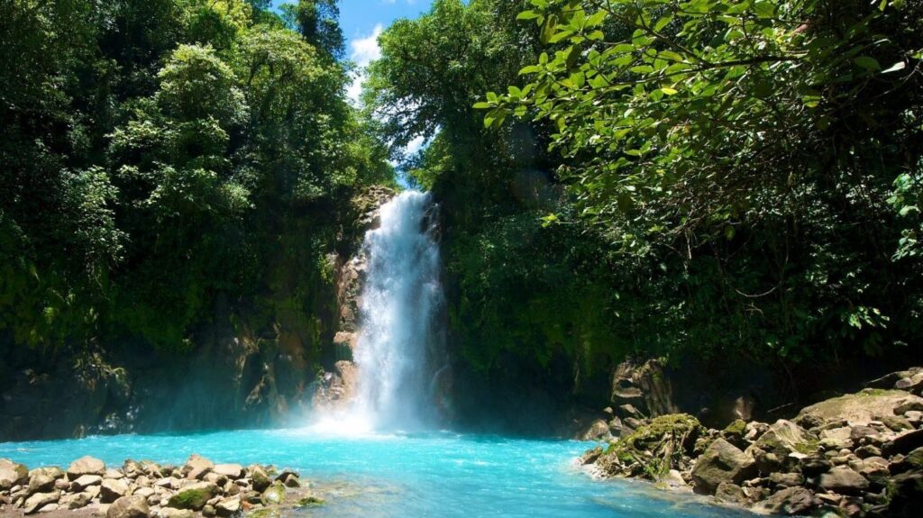 Costa Rica für Entdecker 6 AdobeStock 35218052 scaled e1649324275440